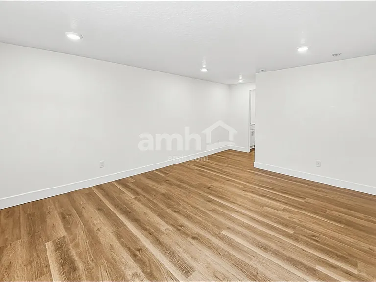 5498 W Damfield Ln — Photo 20