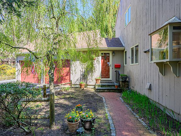 4th image of 105 Nelson Lane