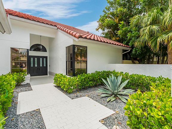 5th image of 19325 Cherry Hills Terrace