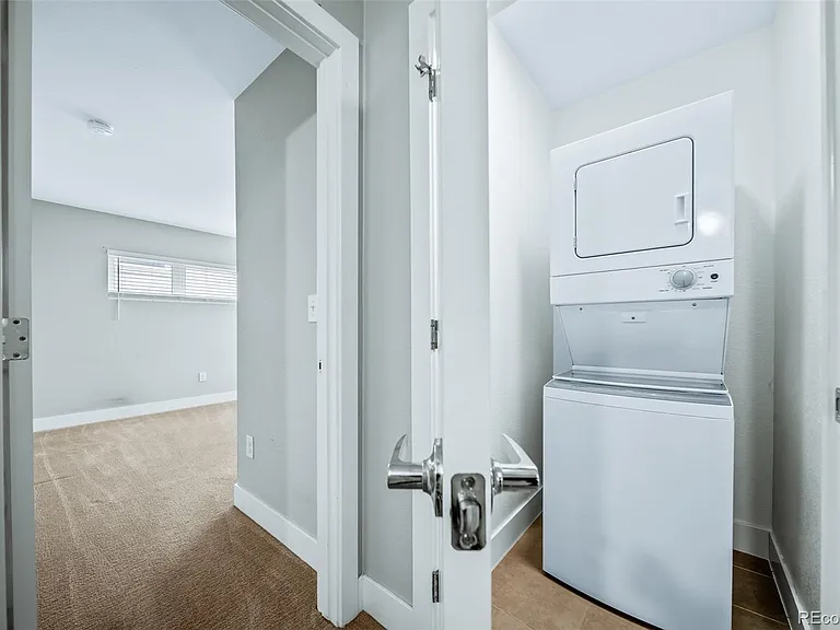 435 S Forest St #6 — Photo 33