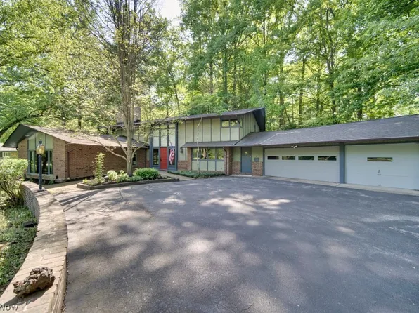 34540 Sherbrook Park Dr, Solon, OH 44139