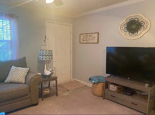 100 Woodstone Dr #7 — Photo 3
