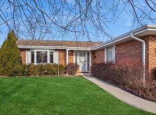 1820 W Thornwood Ln #0, Mount Prospect, IL 60056