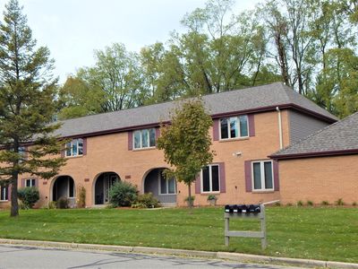 1374 Lakeside Dr, East Lansing, MI, 48823