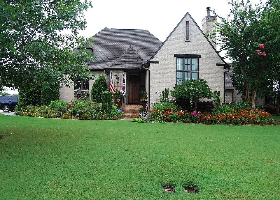 1st image of 18 Lake Forest Blvd SW