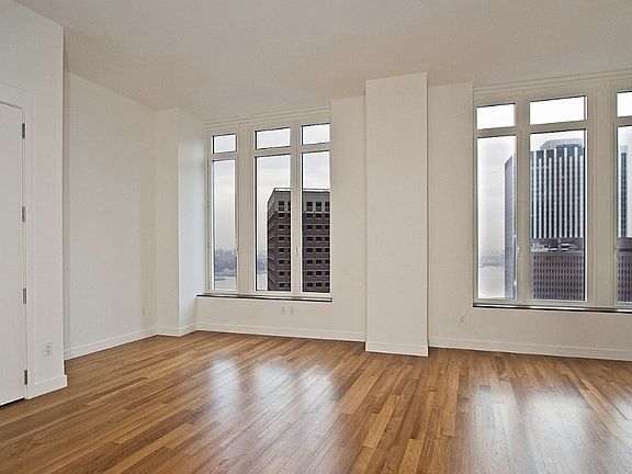 5th image of 15 William St APT 20D