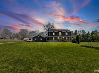 24 Bernhardt Rd, Lebanon, IL 62254