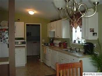 5th image of 739 Templeton St