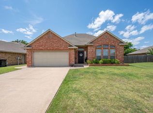 4229 Notting Hill Dr, Moore, OK 73160