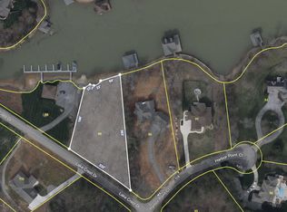 215 Lake Crest Dr, Lenoir City, TN 37772