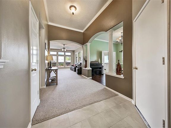 4th image of 18010 Parkwille Ln