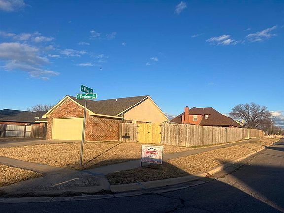 5th image of 1916 SW Parkgrove Dr