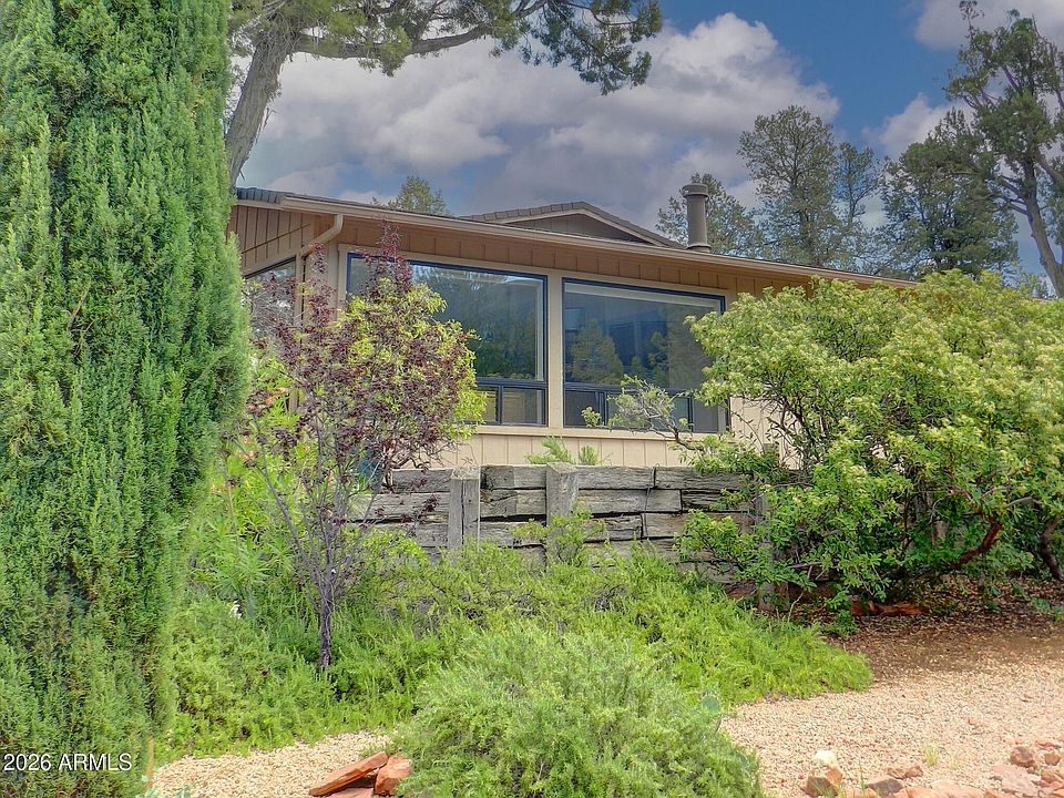 1st image of 550 BARCELONA Road