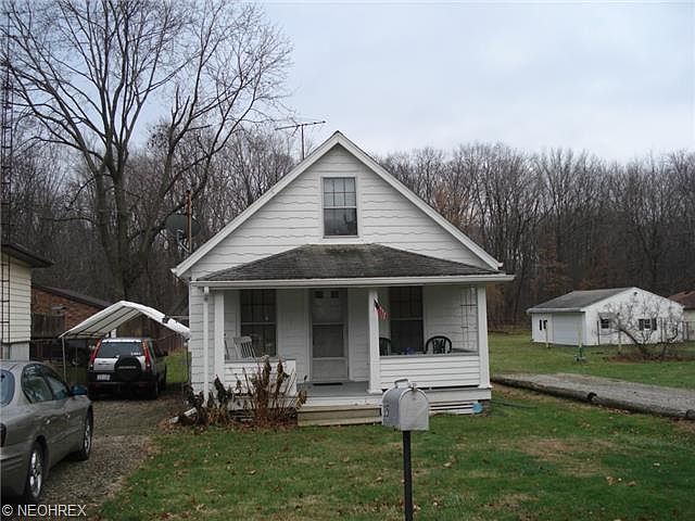 1st image of 225 Jefferson St
