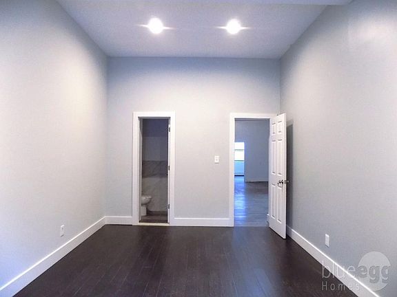 5th image of 318 Bedford Ave #2RR