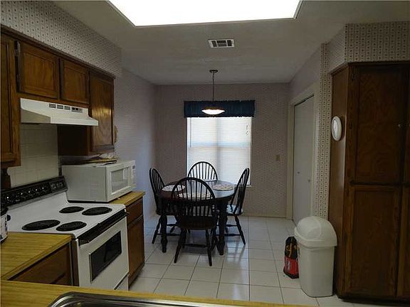 5th image of 2 Yates Dr