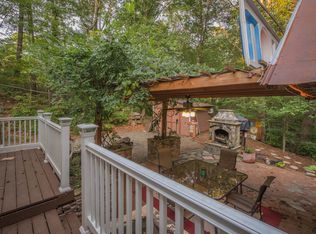 11 Three Feathers Ln, Ellijay, GA 30540