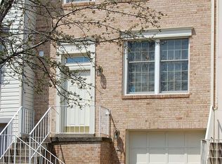21909 Myrtlewood Sq, Sterling, VA 20164