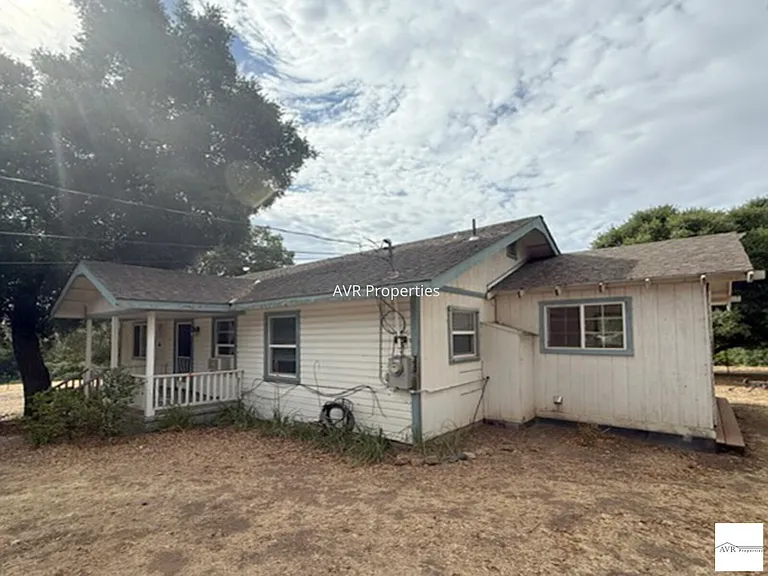 10540 Foothill Rd — Photo 4