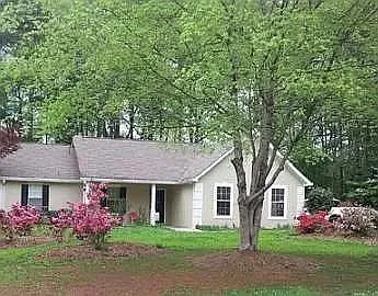 3 bed, 1412 sqft, $1,875 — Photo 1