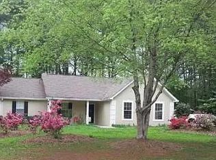 125 Creekview Dr, Newnan, GA 30263