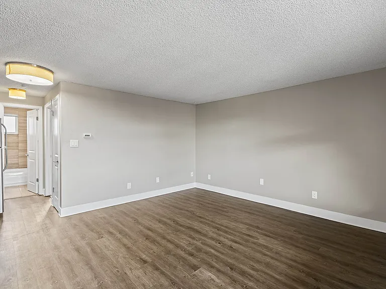 Pearl Apartments — Photo 39