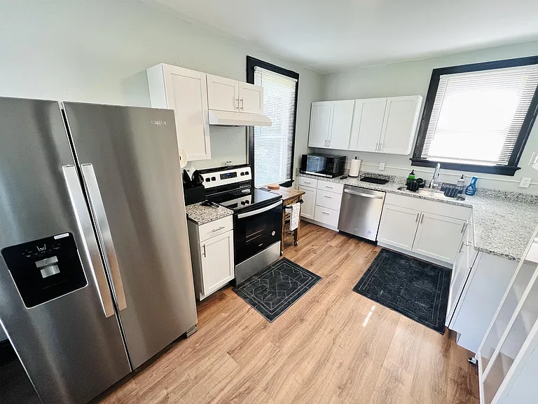 288 Helen St #6 — Photo 5