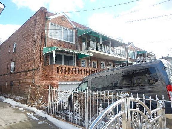3rd image of 1541 E 91st St
