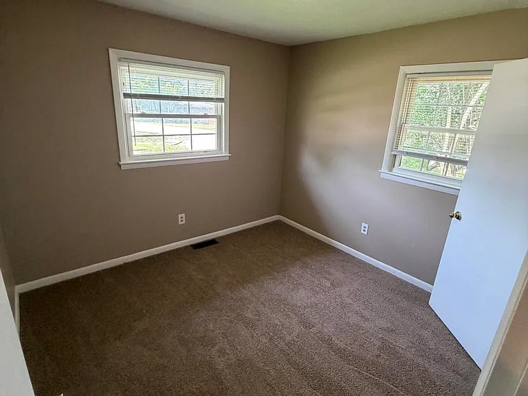 2405 Windwood Ct — Photo 11