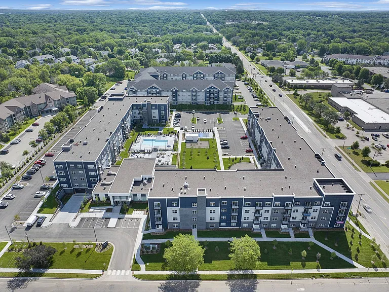Lochner Apartments — Photo 57