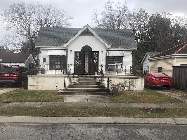 1st image of 2219-21 Saint Denis St