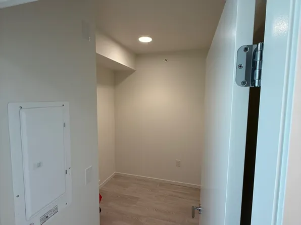 3264 Vanness Ave #505, Vancouver, BC V5R 4Z6