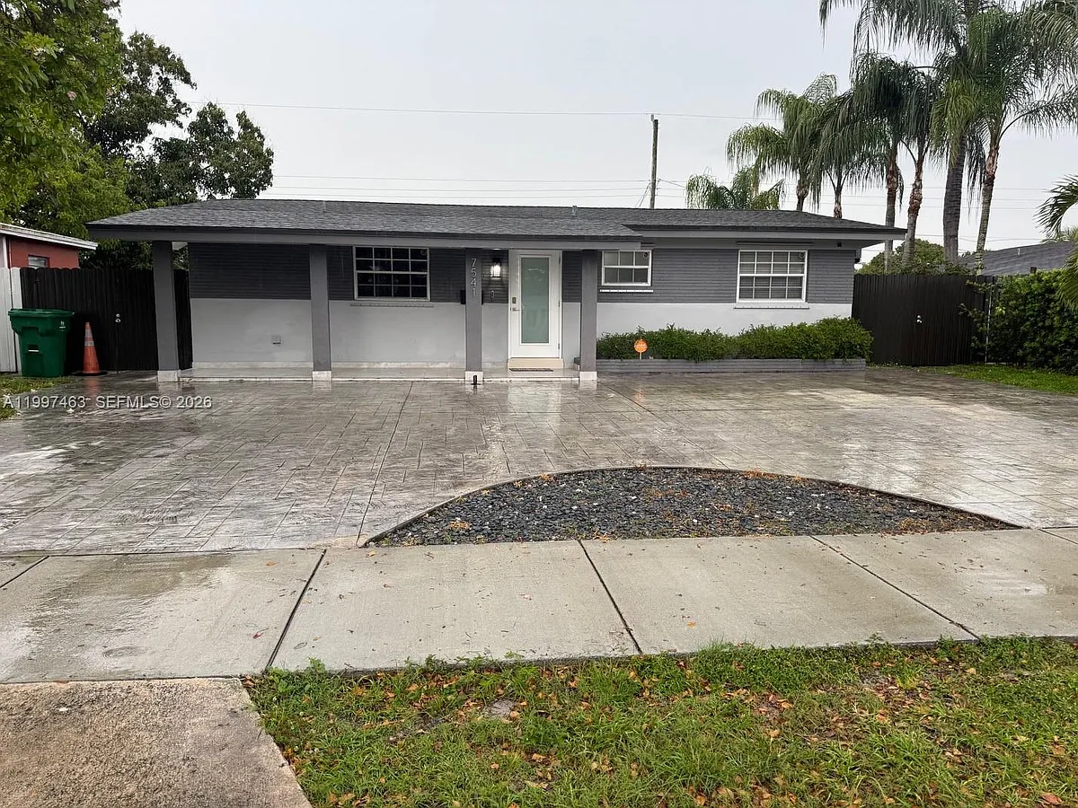 Building Photo - 7541 Miramar Pkwy