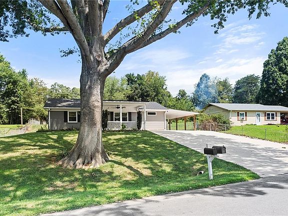 3rd image of 114 Cedardale Ln