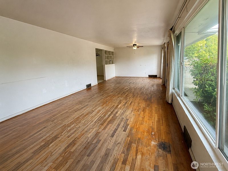 4th image of 409 106th St S