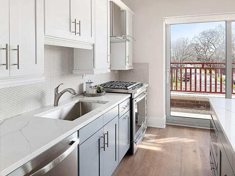 6700 North Ave — Photo 1
