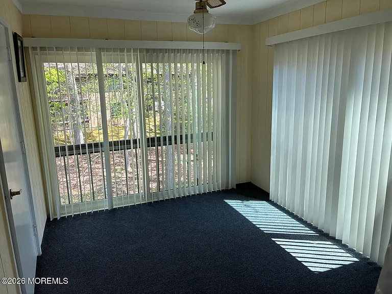 131 Amberly Dr #J — Photo 9