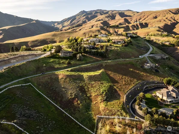 68 Adel Lane, Wenatchee, WA 98801