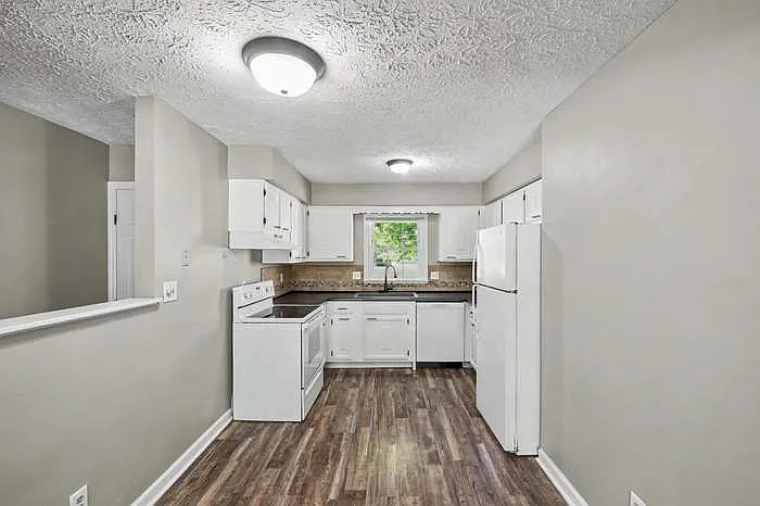377 Redding Rd #B — Photo 14