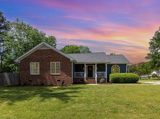 500 Hunters Ridge Dr, Fuquay Varina, NC 27526