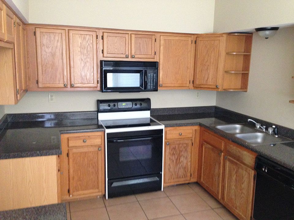2nd image of 2632 Bay Pointe Cir E