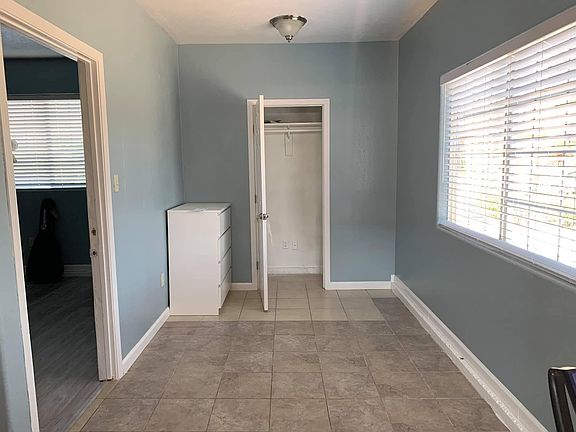 3rd image of 4921 Snow Dr