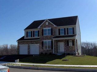 18 Oak Creek Dr, Royersford, PA 19468