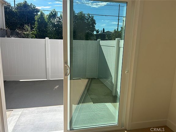 5th image of 11052 Emelita St #11052