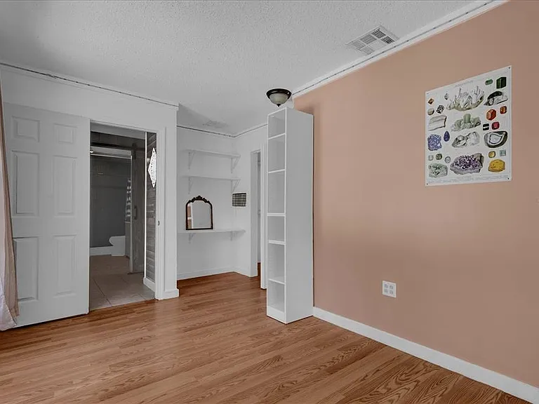 14043 Tennessee Ave — Photo 23
