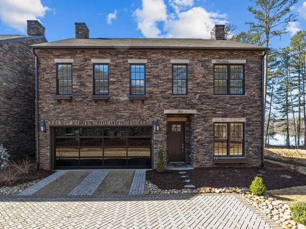 302 Ambleside Village Ln, Davidson, NC 28036