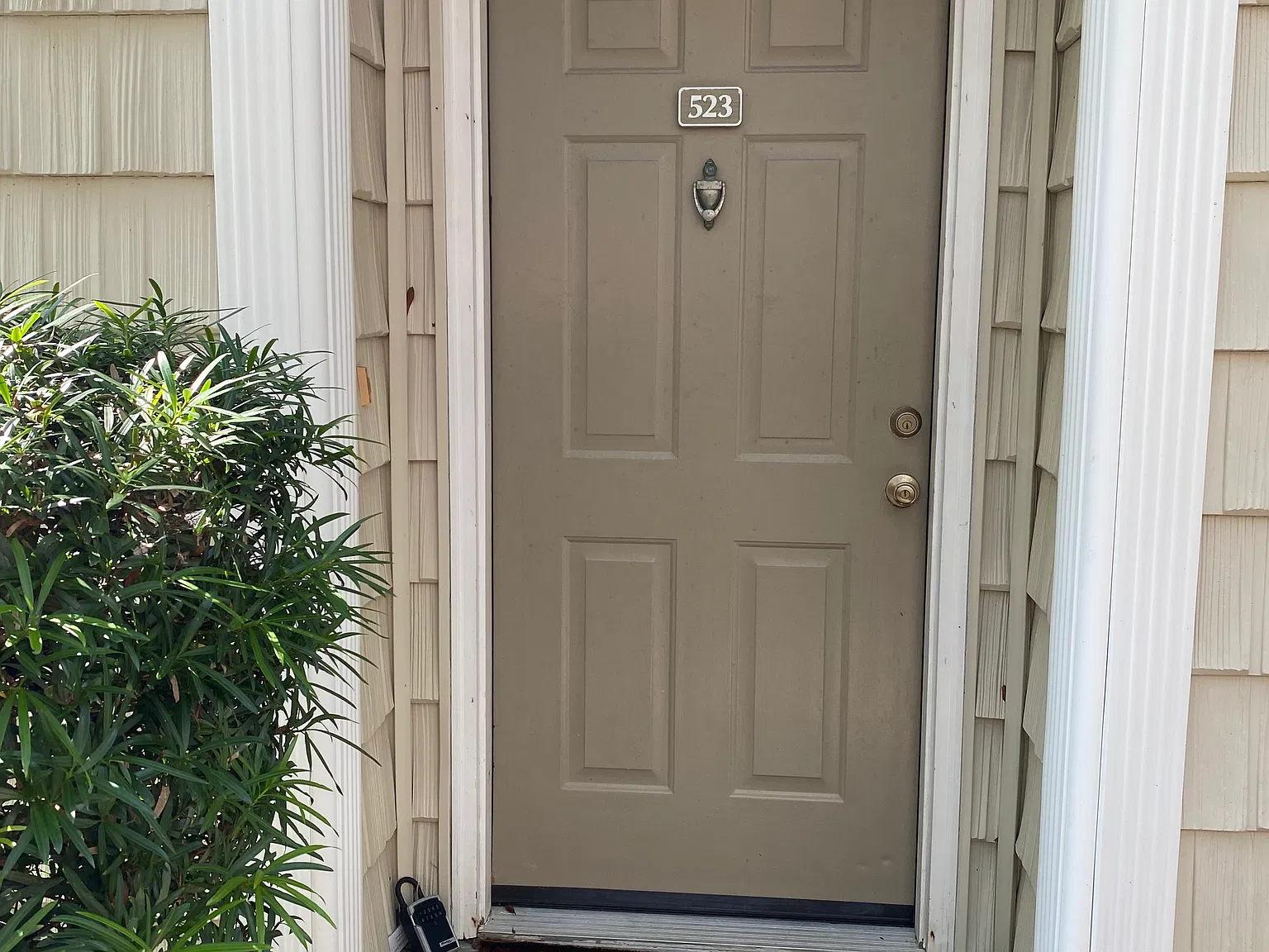 2 bed, 1145 sqft, $2,350 — Photo 2
