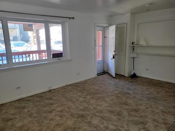 4th image of 3932 N Ashland Ave APT 1R