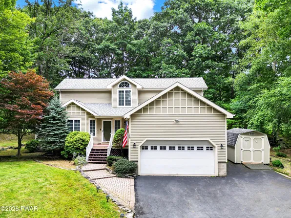 138 Eastwood Dr, Greentown, PA 18426