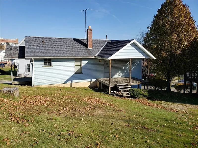 370 McKinley Ave photo 1